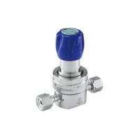 Регулятор AMFLO UHP AU23 Материал: Код ZH (Body,Gland-SUS316L;Poppet, Nozzle,Diaphragm-Hastelloy®C-22,Seat: PCTFE) ; Поверхность 0.25 um; 3х портовый, вх. давл. 206 бар, CV-0.9