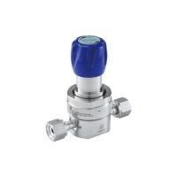 Регулятор AMFLO UHP AU23 Материал: Код SH (Body-SUS316L VAR; Poppet, Nozzle,Diaphragm, Gland-Hastelloy®C-22,Seat: PCTFE) ; Поверхность 0.13 um; 4х портовый с манометрами, вх. давл. 206 бар, CV-0.9
